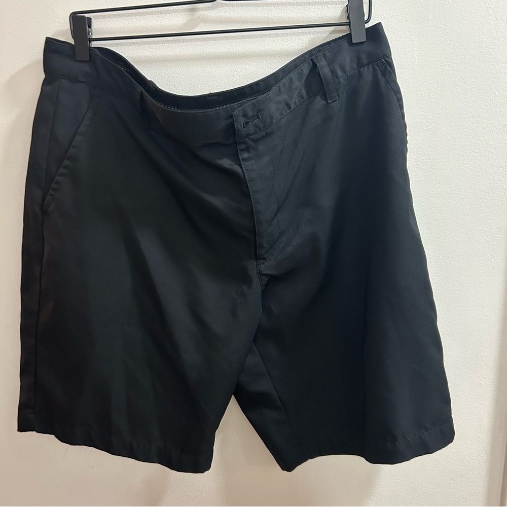 Izod Golf Mens Shorts Size 36 Black Pockets‎